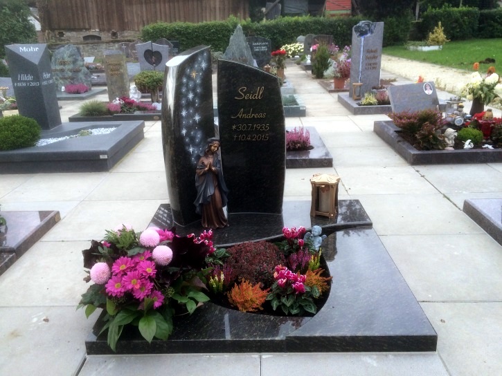 Urnengrabstein U-1030