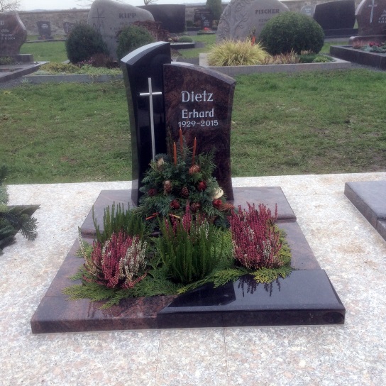 Urnengrabstein U-1036